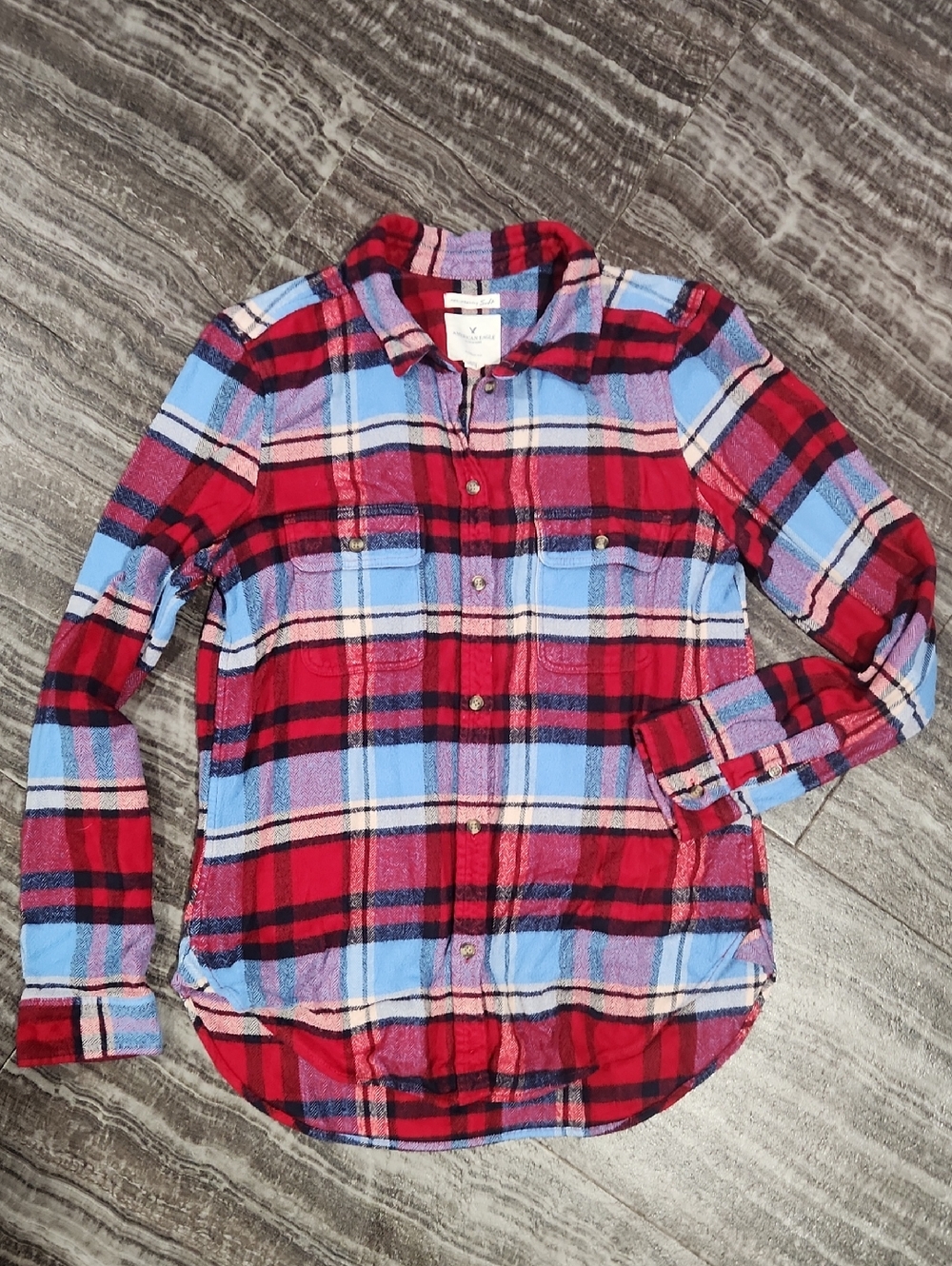 AE soft flannel plaid button down shirt Size Medium
